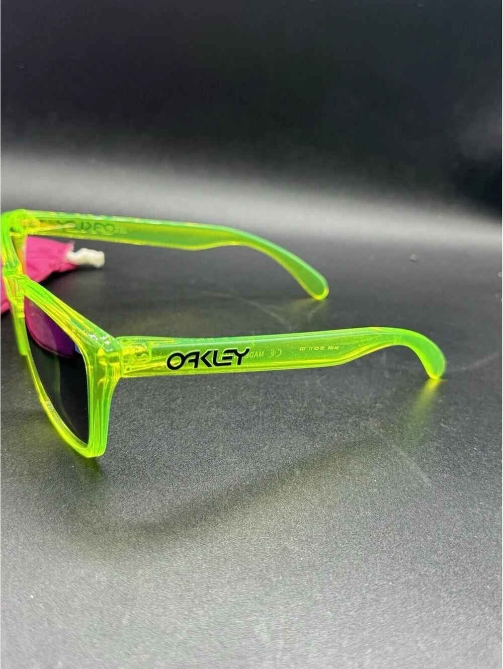 Oakley Frogskin Acid Green/Ice Iridium Polarized Lenses 24-355